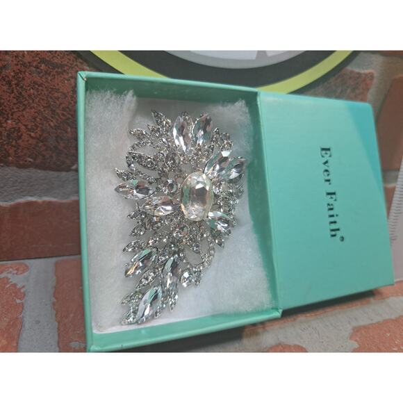 Crystal Siler Tone 3' Brooch Ever Faith - Picture 2 of 2